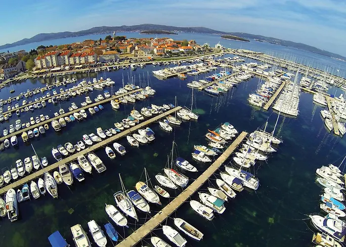 Appartement Luxurious In Biograd With Wifi *