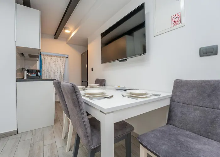 Apartmán Luxurious In Biograd With Wifi *
