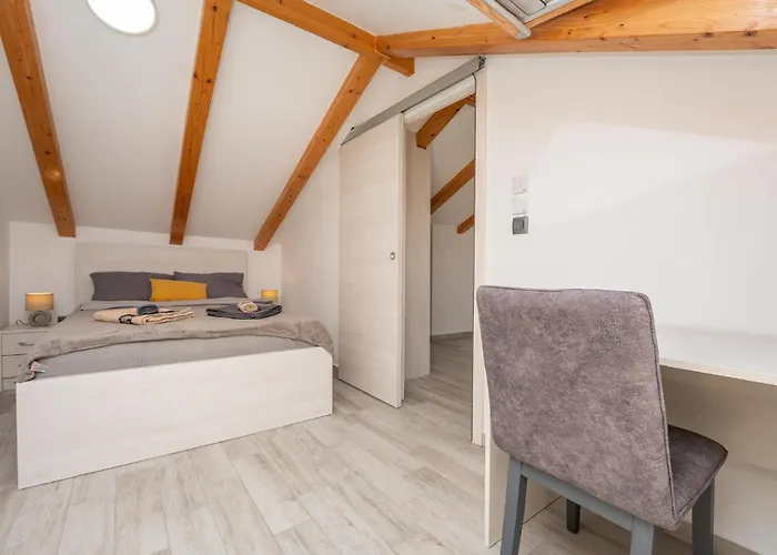 Luxurious In Biograd With Wifi